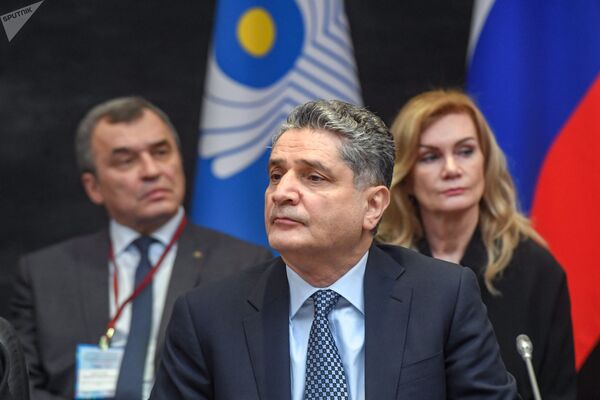 Как жителям стран Евразии попасть в цифровое будущее с роботами — мнения Как жителям стран Евразии попасть в цифровое будущее с роботами — мнения - Sputnik Кыргызстан