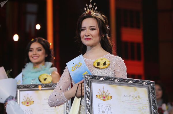 Казакстанда эң сулуу бийкеч тандалды. Сынактын сүрөттөрү - Sputnik Кыргызстан