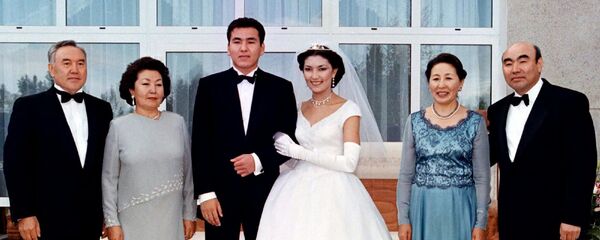 Свадебная церемония Алии Назарбаевой и Айдара Акаева в Чолпон- Ате. 19 июля, 1998 года - Sputnik Кыргызстан