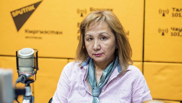 Представитель Фонда обязательного медицинского страхования Гульжан Исакова  - Sputnik Кыргызстан