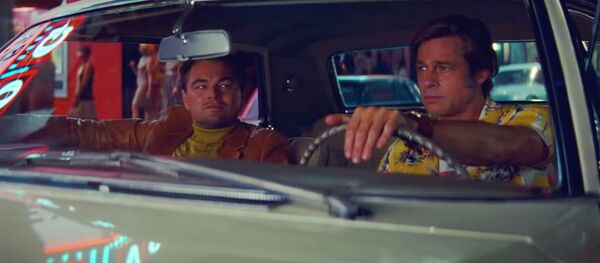 Трейлер фильма Тарантино Однажды в Голливуде с Ди Каприо и Брэдом Питтом - Sputnik Кыргызстан