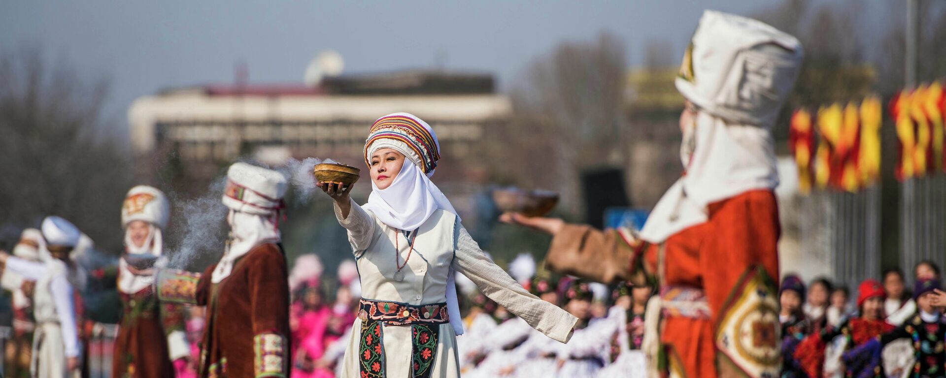 Празднование Нооруза на площади Ала-Тоо в Бишкеке. Архивное фото - Sputnik Кыргызстан, 1920, 24.01.2022