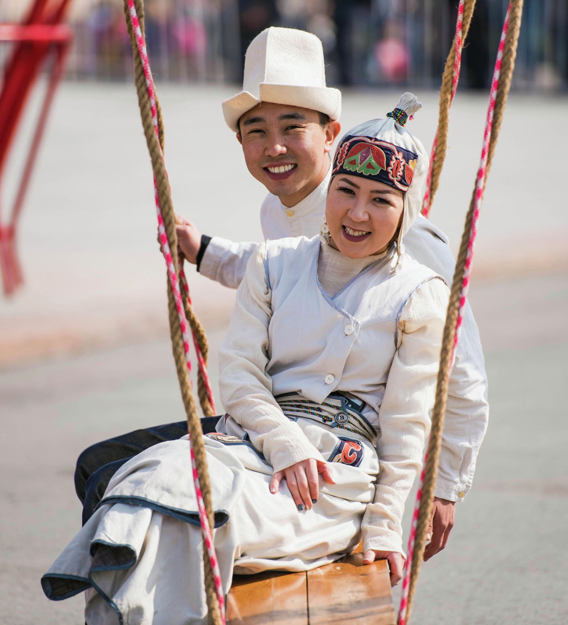 Нация киргизы. Киргизская семья. Енисейские кыргызы фото. Семейное фото киргизов. Счастливая Кыргызская семья.