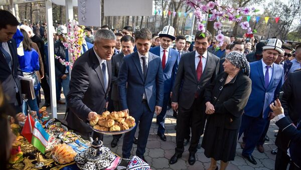 Благотворительная дипломатическая ярмарка в день Нооруза в Бишкеке - Sputnik Кыргызстан