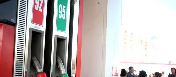 Ош шаарындагы май куйуучу жай. Архив - Sputnik Кыргызстан