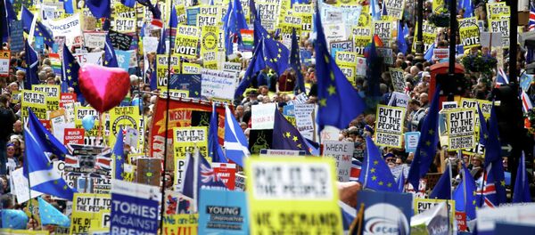 Участники марша с требованием провести повторный референдум по Brexit в Великобритании, Лондон. 23 марта 2019 года - Sputnik Кыргызстан