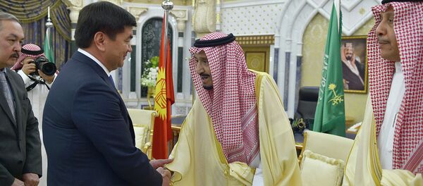 Премьер-министр Кыргызской Республики Мухаммедкалый Абылгазиев в городе Эр-Рияд встретился с Королем Саудовской Аравии Салман ибн Абдул-Азиз Аль Саудом - Sputnik Кыргызстан