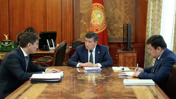 Президент Сооронбай Жээнбеков өлкөнүн тышкы иштер министри Чыңгыз Айдарбековду кабыл алуу учурунда - Sputnik Кыргызстан