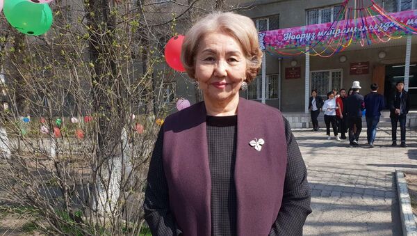 Директор бишкекского лицея №10 Саадат Жаманкулова - Sputnik Кыргызстан