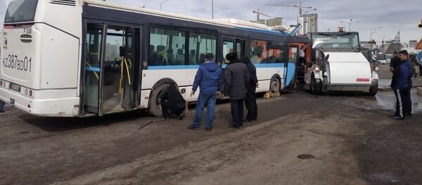 Крупное ДТП с автобусом в Нур-Султане - Sputnik Кыргызстан