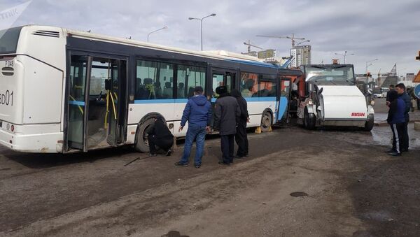 Крупное ДТП с автобусом в Нур-Султане - Sputnik Кыргызстан