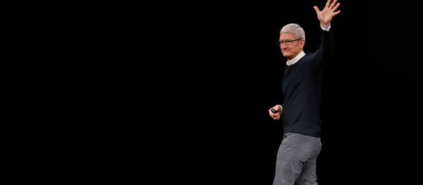 Генеральный директор компании Apple Тим Кук на презентации в театре Стива Джобса в Купертино, Калифорния, США, 25 марта 2019 года - Sputnik Кыргызстан