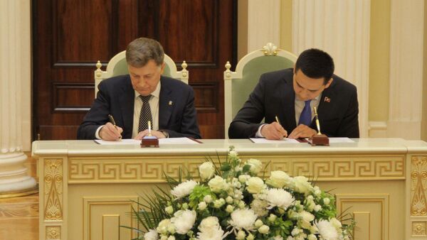 Церемония подписания меморандума о взаимопонимании между БГК и Законодательным собранием Санкт-Петербурга - Sputnik Кыргызстан