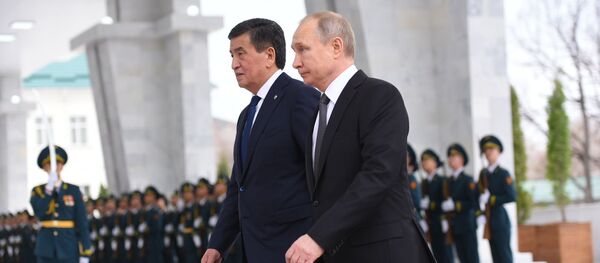 Президент КР Сооронбай Жээнбеков и президент РФ Владимир Путин. Архивное фото - Sputnik Кыргызстан