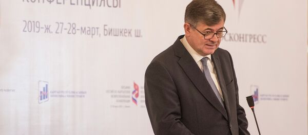 Министр экономики КР Олег Панкратов на VIII Кыргызско-российской межрегиональной конференции Министр экономики КР Олег Панкратов на VIII Кыргызско-российской межрегиональной конференции - Sputnik Кыргызстан