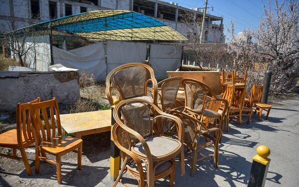 Демонтаж незаконно возведенные летних площадок некоторых кафе в Бишкеке - Sputnik Кыргызстан