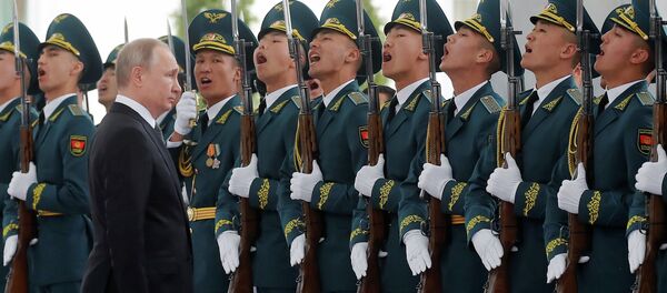 Церемония официальной встречи Владимира Путина в Бишкеке - Sputnik Кыргызстан