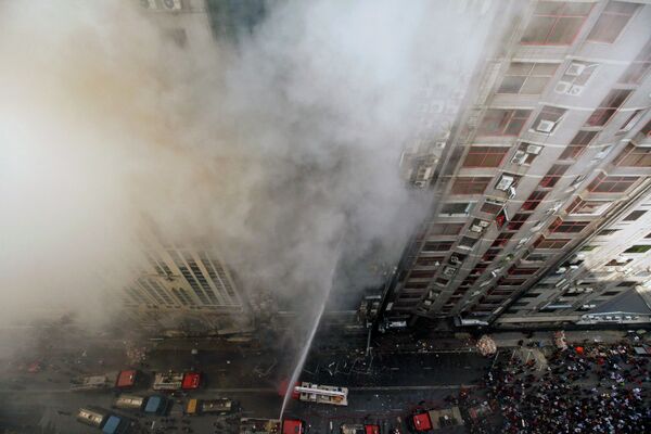 Пожар в 19-этажном офисном здании в столице Бангладеш Дакке - Sputnik Кыргызстан