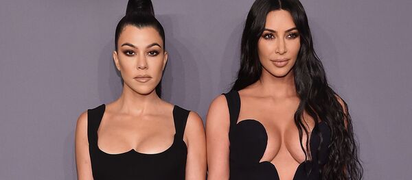 Кортни Кардашьян и Ким Кардашьян Уэст - Sputnik Кыргызстан