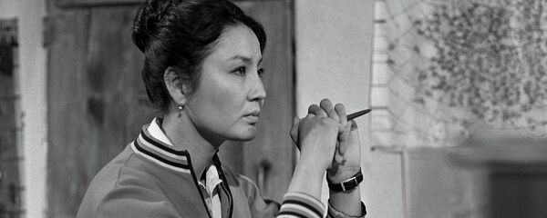 Актриса Таттыбүбү Турсунбаева - Sputnik Кыргызстан