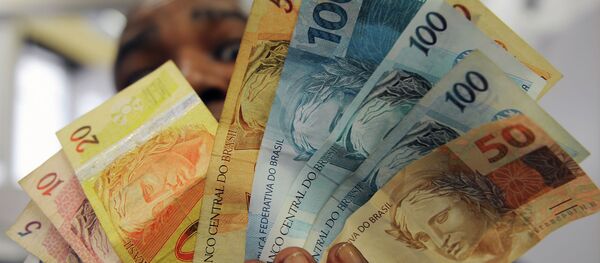 Бразильские реал в Рио-де-Жанейро - Sputnik Кыргызстан