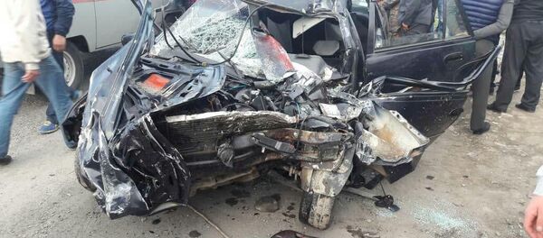 Автомобилист врезался в вагон в Узгене - Sputnik Кыргызстан