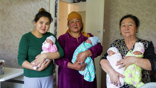 Нурайым Рысмат кызы, которая родила четверню в Бишкеке - Sputnik Кыргызстан