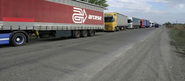 Ситуация на КПП Ак-Тилек на кыргызско-казахской границе / - Sputnik Кыргызстан