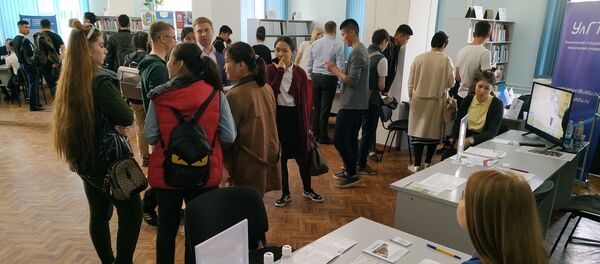 Выставка 15 российских университетов в Бишкеке Выставка 15 российских университетов в Бишкеке - Sputnik Кыргызстан