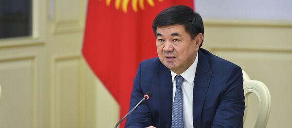 Встреча премьер-министра Мухаммедкалыя Абылгазиева с родственниками погибших и пострадавшими в ходе Апрельской народной революции - Sputnik Кыргызстан