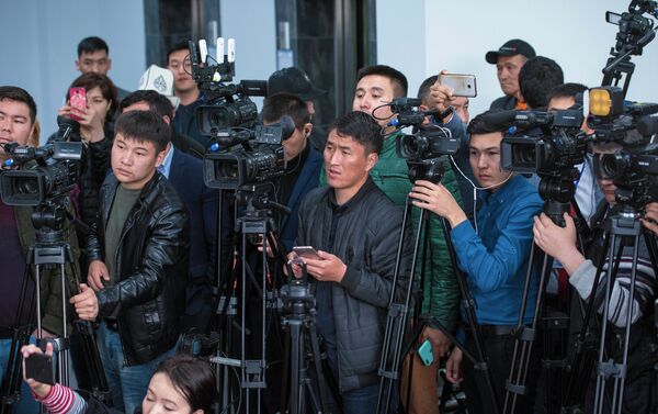 Бүгүн, 6-апрелде, Бишкек шаарында КСДПнын курултайы жабык эшик артында өттү. - Sputnik Кыргызстан