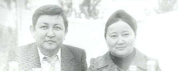 Белгилүү акын Жолон Мамытов жубайы менен - Sputnik Кыргызстан