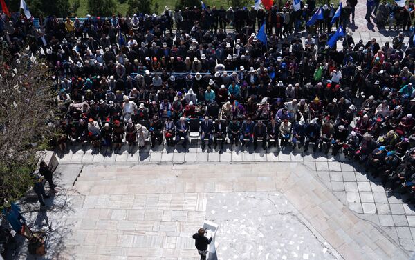Митинг, посвященный памяти погибших героев Апрельской народной революции фракции СДПК - Sputnik Кыргызстан