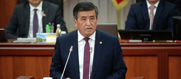 Выступление президента КР Сооронбая Жээнбекова на заседании Жогорку Кенеша Выступление президента КР Сооронбая Жээнбекова на заседании Жогорку Кенеша - Sputnik Кыргызстан