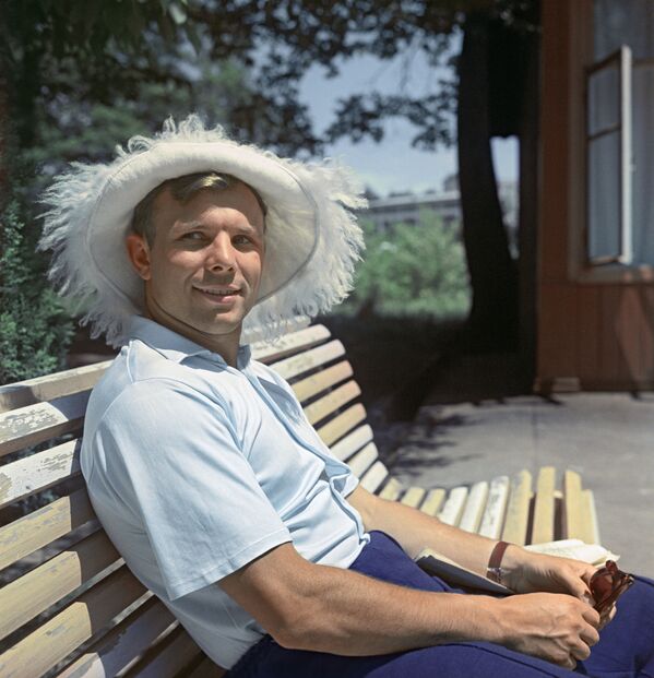 Первый в мире космонавт, Герой Советского Союза Юрий Гагарин - Sputnik Кыргызстан