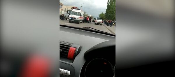 Бишкекте бусик койдуруп кеткен киши каза тапты. Видео Бишкекте бусик койдуруп кеткен киши каза тапты. Видео - Sputnik Кыргызстан