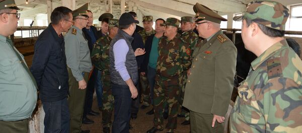 Жаза аткаруу мамлекеттик кызматынын төрагасы Мелис Турганбаев Молдовановка айылындагы №1 түзөтүү колониясына барып, анын иши менен таанышты - Sputnik Кыргызстан