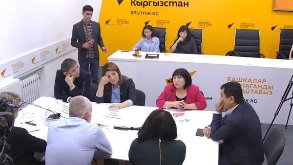 Всех врачей и медучреждения в КР обяжут обновить лицензии на работу - Sputnik Кыргызстан