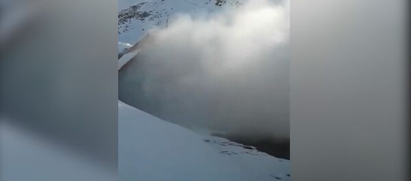 На видео попало страшное задымление в тоннеле на Тоо-Ашуу. Что это было - Sputnik Кыргызстан