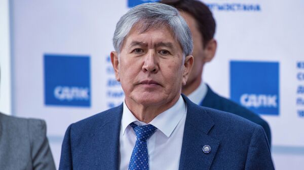 Бывший президент Кыргызстана Алмазбек Атмабаев. Архивное фото - Sputnik Кыргызстан