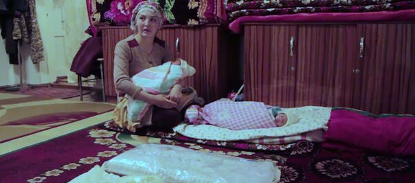 Ждали тройню, родилась двойня — печальная история семьи из Оша. Видео - Sputnik Кыргызстан