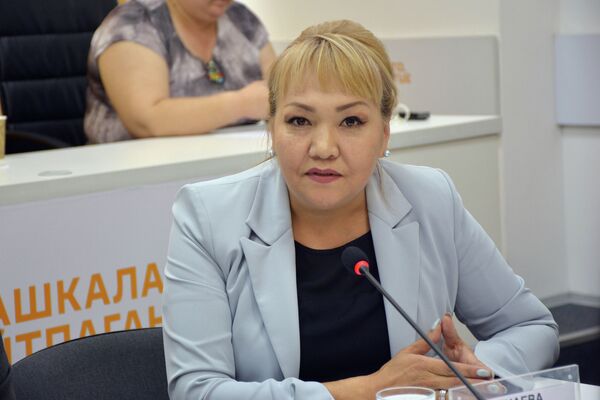 Эксперт отдела социального развития аппарата правительства Нургуль Аднаева - Sputnik Кыргызстан