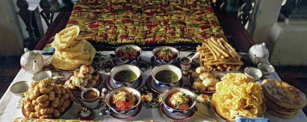 Таджикский праздничный стол - дастархан - Sputnik Кыргызстан