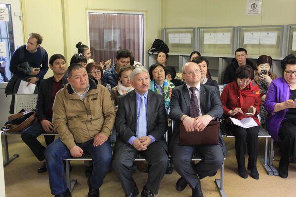 При посольстве Кыргызстана будут учить детей говорить по-русски При посольстве Кыргызстана будут учить детей говорить по-русски - Sputnik Кыргызстан