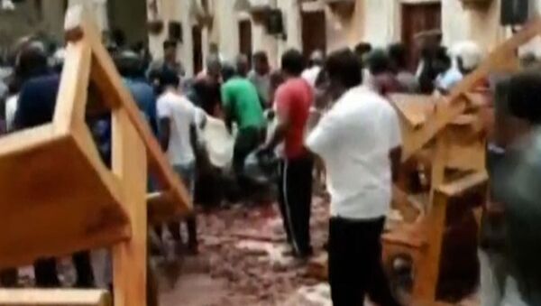 Кровь стынет в жилах — что было после взрыва в церкви Шри-Ланки. Видео - Sputnik Кыргызстан