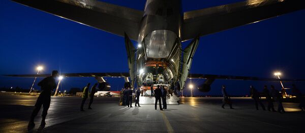 Военно-транспортный самолет Ан-124-100 Руслан. Архивное фото - Sputnik Кыргызстан