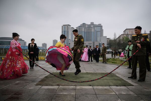 Свадебная фотосессия в Пхеньяне - Sputnik Кыргызстан