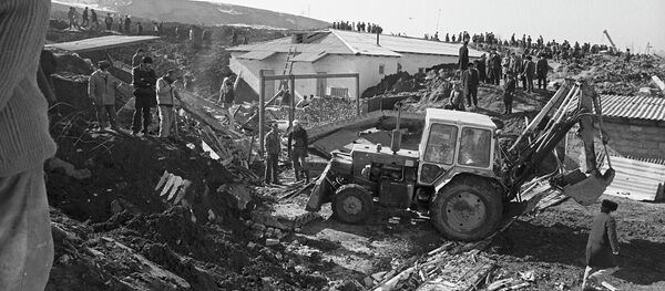 Последствия оползня. Архивное фото - Sputnik Кыргызстан