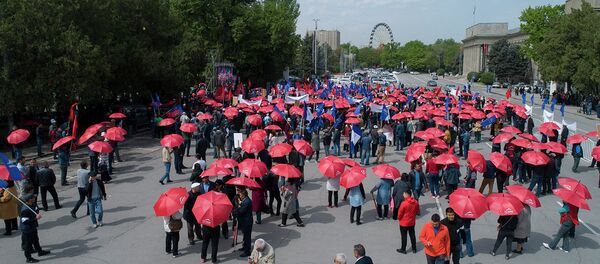 Как митинговали сторонники Текебаева и Жапарова у Верховного суда — видео - Sputnik Кыргызстан