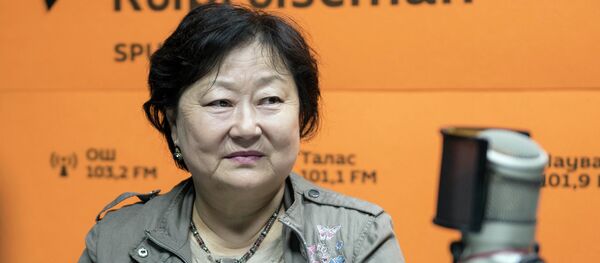 Дочь кинорежиссера Толомуша Океева Азиза Океева - Sputnik Кыргызстан